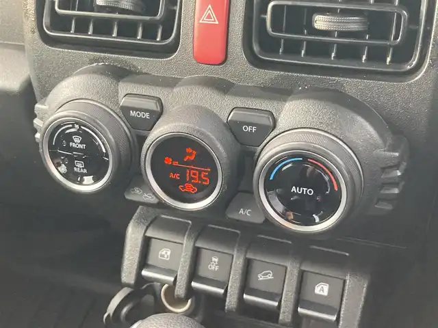 スズキ ジムニー XL 鳥取県 2022(令4)年 1.4万km ミディアムグレー ４・W・D・ターボ/ワンオーナー/社外DPオーディオ/DVD/CD/BT/USB/API0コンプリートカーTSシリーズ/API0フロントバンパー/API0フロントグリル/API016インチアルミ/API0背面タイヤカバー/TOYOオープンカントリータイヤ/レーダーブレーキサポート/前後ドライブレコーダー/前席シートヒーター/LEDヘットライト/オートハイビーム/プッシュエンジンスタート/アイドリングストップ/スペアキー