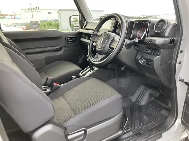 スズキ ジムニー XL 鳥取県 2022(令4)年 1.4万km ミディアムグレー ４・W・D・ターボ/ワンオーナー/社外DPオーディオ/DVD/CD/BT/USB/API0コンプリートカーTSシリーズ/API0フロントバンパー/API0フロントグリル/API016インチアルミ/API0背面タイヤカバー/TOYOオープンカントリータイヤ/レーダーブレーキサポート/前後ドライブレコーダー/前席シートヒーター/LEDヘットライト/オートハイビーム/プッシュエンジンスタート/アイドリングストップ/スペアキー