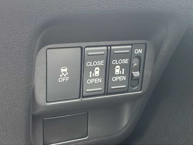 ホンダ フリード ハイブリット e:HEV クロスター 三重県 2025(令7)年 0.1千km メテオロイドグレーメタリック 純正９インチコネクトナビ/アップルカープレイ/ＢＳＭ/両側パワースライドドア/バックカメラ/前席シートヒーター/追従クルーズコントロール/コーナーセンサー/ＵＳＢ給電/ＬＥD/ハーフレザーシート/ステアリングリモコン/禁煙車