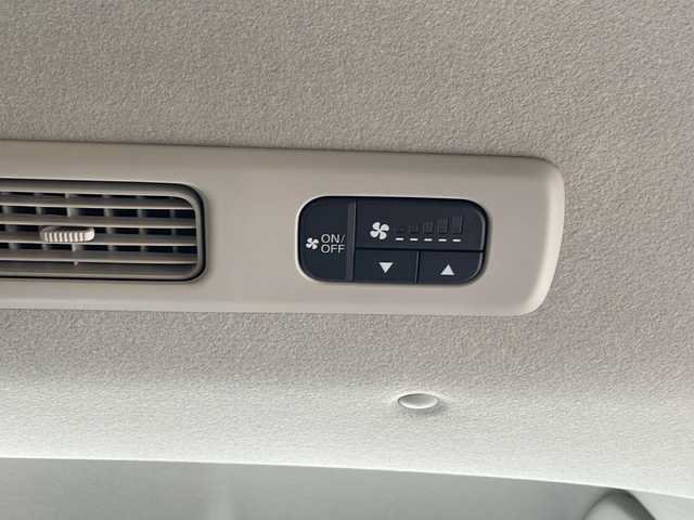 ホンダ フリード ハイブリット e:HEV クロスター 三重県 2025(令7)年 0.1千km メテオロイドグレーメタリック 純正９インチコネクトナビ/アップルカープレイ/ＢＳＭ/両側パワースライドドア/バックカメラ/前席シートヒーター/追従クルーズコントロール/コーナーセンサー/ＵＳＢ給電/ＬＥD/ハーフレザーシート/ステアリングリモコン/禁煙車