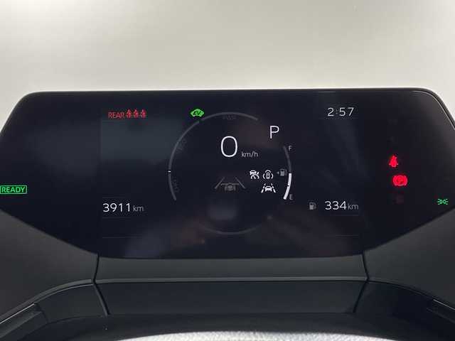 トヨタ プリウス X 福岡県 2023(令5)年 0.4万km シルバーメタリック ワンオーナー禁煙車純正ナビ(フルセグＴＶ/Bluetooth)バックモニタートヨタセーフティーETCコーナーセンサーレーダークルコンオートブレーキホールドドラレコスペアキー有りLEDヘッドライト