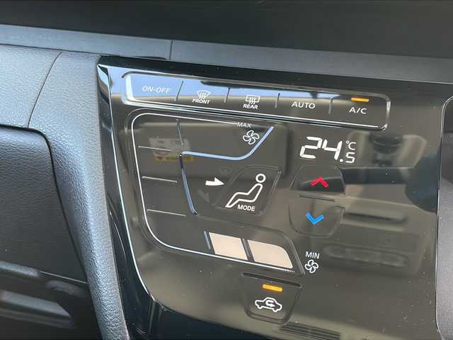 日産 ルークス HWS Gターボ プロパイロットED 福岡県 2020(令2)年 5.6万km スパークリングレッド/ブラック 純正９インチナビ/（Bカメラ、CD、DVD、Bluetooth、SD、AM、FM）/全方位カメラ/プロパイロット/後方送風機/両側パワースライドドア/レーダークルーズコントロール/ハンズフリースライドドア/後席テーブル/後席サンシェード/ドラレコ前/純正15インチホイール/車線逸脱警報/先行車発信お知らせ/フォグランプ/純正ドアバイザー/電格ミラー/ステリングボタン/電動パーキングブレーキ/オートホールド/ISOFIX/LEDヘッドライト