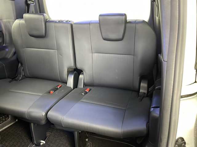 トヨタ エスクァイア ハイブリッド Gi プレミアムパッケージ ブラックテーラード 兵庫県 2017(平29)年 6万km ホワイトパールクリスタルシャイン ・ワンオーナー/・純正ナビ/CD/DVD/BT/USB/SD/TV/・バックカメラ/・トヨタセーフティセンス/・プリクラッシュセーフティ/・レーンディパーチャーアラート/・先行車発進告知/・オートマチックハイビーム/・クルーズコントロール/・トラクションコントロール/・両側パワースライドドア/・前席シートヒーター/・レザーシート/・WAC/・ステアリングリモコン/・LEDヘッドライト/・オートライト/・フォグランプ/・ウォークスルー/・サンシェード/・純正フロアマット/・オールオートパワーウィンドウ/・電動格納ミラー/・スマートキー/・スペアキー/・プッシュスタート