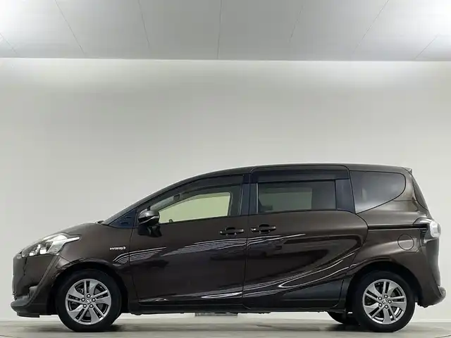 トヨタ シエンタ ハイブリッド G 埼玉県 2016(平28)年 10.7万km ヴィンテージブラウンパールクリスタルシャイン 純正ナビ　両側　Ｂカメラ　衝突軽減　ＬＥＤ　ビルトインＥＴＣ　ドライブレコーダー　衝突被害軽減ブレーキ　純正フロアマット　スマートキー　Ｂｌｕｅｔｏｏｔｈ　フルフラット　ウォークスルー