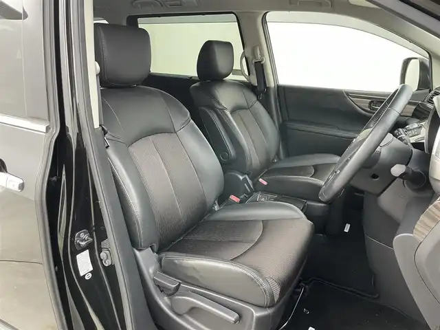 日産 エルグランド 250ハイウェイスターS 岡山県 2016(平28)年 5.8万km ファントムブラック 純正ナビ/（CD/DVD/TV/BT)/全方位カメラ/両側パワースライドドア/電動リアゲート/コーナーセンサー/LEDヘッドライト/オートライト/ハーフレザーシート/前後ドライブレコーダー/衝突軽減ブレーキ/スペアキー