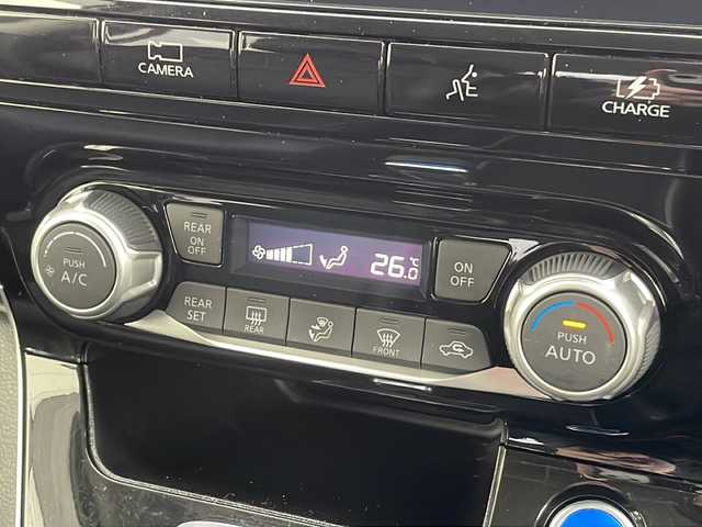 日産 セレナ e－パワー ハイウェイスター V 岩手県 2022(令4)年 4.5万km ブリリアントホワイトパール 寒冷地仕様 10型ナビ フリップダウン 全周囲C プロパイロット デジタルインナーミラー ハンズフリー両側電動スライド フルセグ ETC 合皮革シート シートヒーター ステアヒーター ドラレコ リアヒーターダクト ヒーター付電格ミラー BSM 純正16インチAW ALPINEツィーター