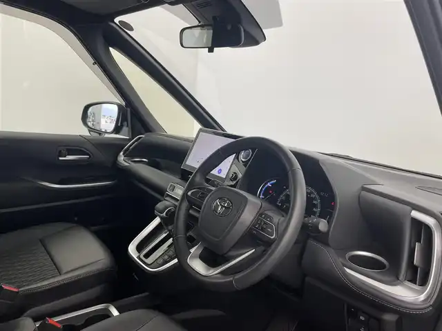 トヨタ ノア ハイブリッド S－Z 富山県 2023(令5)年 1.4万km 黒 ワンオーナー/純正10.5インチナビ/（AM/FM/USB/BT/Miracast/HDMI）/フルセグTV＋CD/DVDデッキ/バックカメラ/レーダークルーズコントロール/プリクラッシュセーフティ/レーンディパーチャーアラート/オートマチックハイビーム/LEDヘッドライト/クリアランスソナー/両側パワースライドドア/ハーフレザーシート/前席シートヒーター/ビルトインETC2.0/ドライブレコーダー/スマートキー×２/プッシュスタート/純正１７インチAW/社外フロアマット/取扱説明書/保証書