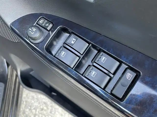 ダイハツ タント カスタム X トップED SA Ⅲ 大阪府 2017(平29)年 2万km ブラックマイカメタリック スマートアシスト/・衝突回避支援ブレーキ機能/・オートマチックハイビーム/純正ナビ/・Bluetooth/ワンセグTV/CD/DVD/ラジオ/主要装備/・バックカメラ/・アイドリングストップ/・・横滑り防止装置/・片側パワースライドドア/・ハーフレザーシート/・シートヒーター/・ベンチシート/・ステアリングスイッチ/・純正フロアマット/・純正AW/・LEDヘッドライト/・フォグランプ/・ETC