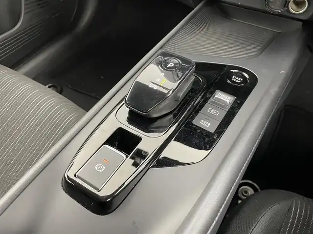 日産 ノート X 群馬県 2024(令6)年 0.6万km スーパーブラック 社外ナビ(AVIC-RZ114)/AM/FM/Bluetooth/AUX/バックカメラ/ETC/前方ドライブレコーダー/インテリジェントエマージェンシーブレーキ/踏み間違い衝突防止アシスト/標識検知機能/インテリジェントFCW（前方衝突予測警報）/LDW（車線逸脱警報）/インテリジェントDA（ふらつき警報）/インテリジェントLI （車線逸脱防止支援システム）/フロント&バックソナー/LEDヘッドライト/電動パーキングブレーキ/オートブレーキホールド/スマートキー/プッシュスタート