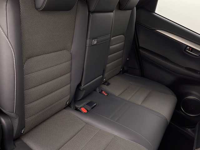 レクサス ＮＸ 300 Fスポーツ 新潟県 2018(平30)年 5.4万km ホワイトノーヴァガラスフレーク 4WD/ガラスルーフ/純正ナビ/　　フルセグ/CD/BT/AUX/バックカメラ/パワーバックドア/レーダークルーズコントロール/LEDオートライト/オートマチックハイビーム/Fフォグ/レザーシート/パワーシート/シートメモリー/シートヒーター/エアシート/純正アルミホイール付きサマータイヤ車載/ステアリングスイッチ/パドルシフト/アイドリングストップ/USBポート/ブラインドスポットモニター/スマートキー/ETC
