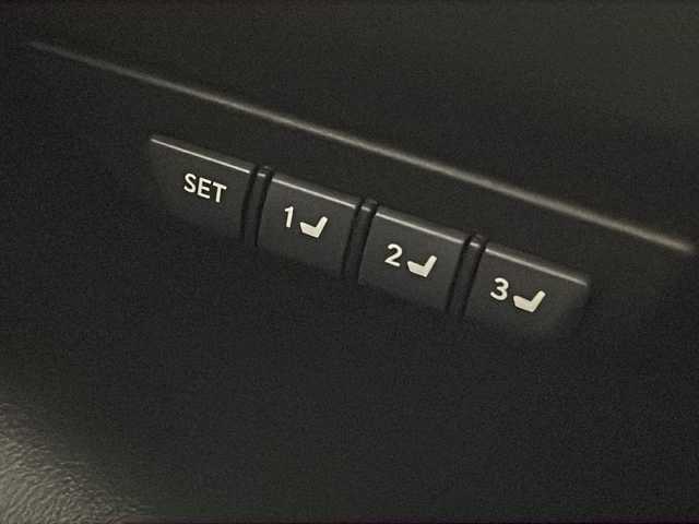 レクサス ＮＸ 300 Fスポーツ 新潟県 2018(平30)年 5.4万km ホワイトノーヴァガラスフレーク 4WD/ガラスルーフ/純正ナビ/　　フルセグ/CD/BT/AUX/バックカメラ/パワーバックドア/レーダークルーズコントロール/LEDオートライト/オートマチックハイビーム/Fフォグ/レザーシート/パワーシート/シートメモリー/シートヒーター/エアシート/純正アルミホイール付きサマータイヤ車載/ステアリングスイッチ/パドルシフト/アイドリングストップ/USBポート/ブラインドスポットモニター/スマートキー/ETC
