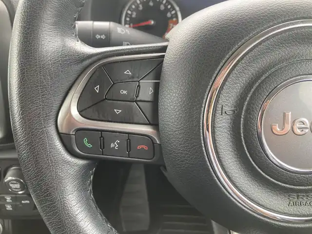 クライスラー・ジープ ジープ レネゲード リミテッド 熊本県 2020(令2)年 3.7万km 赤 ・スマートキー/・プッシュスタート/・自動緊急ブレーキ/・レーンセンス/・パークセンス/・ブラインドスポットモニター/・アダプティブヘッドライト/・クルーズコントロール/・黒革シート/・前席パワーシート/・前席シートヒーター /・ハンドルヒーター /・純正メモリナビ/　【Bluetooth・USB・AUX】/・携帯連携/　【AppleCarPlay・AndroidAuto】/・フルセグTV/・バックカメラ/・ETC/・LEDヘッドランプ/・LEDフォグランプ/・保証書/取説