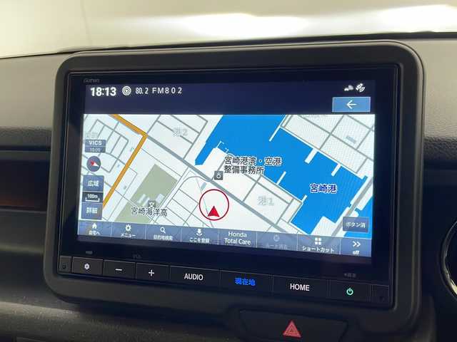 ホンダ Ｎ ＢＯＸ カスタム 宮崎県 2024(令6)年 0.3万km クリスタルブラックパール 禁煙車/純正8インチナビ/（フルセグ/Bluetooth/USB/ipod/AM/FM）/バックカメラ/ビルトインETC/片側パワースライドドア/ホンダセンシング/・衝突軽減ブレーキ（CMBS）/・先行車発進お知らせ機能/・歩行者事故低減ステアリング/・路外逸脱抑制機能/・標識認識機能/・渋滞追従機能付アダプティブクルーズコントロール（ACC）/・車線維持支援システム（LKAS）/・誤発進抑制機能/・後方誤発進抑制機能/・近距離衝突軽減ブレーキ/・急アクセル抑制機能/・パーキングセンサーシステム/・オートハイビーム/電動パーキングブレーキ/オートブレーキホールド/シートヒーター（前席）/LEDヘッドライト/LEDシーケンシャルターンランプ/充電用USBポート1口/リアサンシェード/純正フロアマット