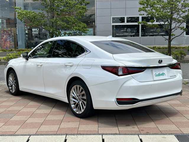 レクサス ＥＳ 300h バージョンL 福島県 2023(令5)年 1.3万km ソニッククォーツ marklevinsonサウンド/サンルーフ/純正メモリナビ/　【フルセグ/USB/BT】/バックカメラ/全周囲カメラ/ステアリングスイッチ/レーダークルーズコントロール/パドルシフト/ステアリングヒーター/LEDヘッドライト（AUTO機能付き）/　・フォグランプ/ドライブレコーダー/ビルトインETC2.0/本革シート/全席シートヒーター/前席エアシート/リアコントロールパネル/リア3面サンシェード/電動リアゲート/社外フロアマット/コンビハンドル/ブラインドスポットモニター/パーキングアシスト/レーンキープアシスト/コーナーセンサー/スペアキー/カードキー/横滑り防止機能/衝突軽減システム/ヘッドアップディスプレイ/シートメモリー/アイドリングストップ
