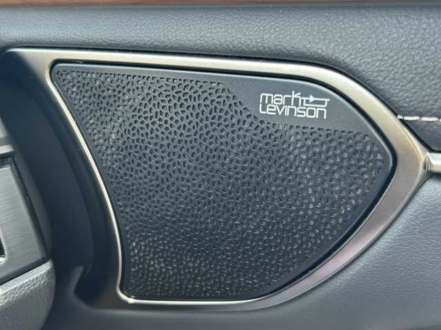 レクサス ＥＳ 300h バージョンL 福島県 2023(令5)年 1.3万km ソニッククォーツ marklevinsonサウンド/サンルーフ/純正メモリナビ/　【フルセグ/USB/BT】/バックカメラ/全周囲カメラ/ステアリングスイッチ/レーダークルーズコントロール/パドルシフト/ステアリングヒーター/LEDヘッドライト（AUTO機能付き）/　・フォグランプ/ドライブレコーダー/ビルトインETC2.0/本革シート/全席シートヒーター/前席エアシート/リアコントロールパネル/リア3面サンシェード/電動リアゲート/社外フロアマット/コンビハンドル/ブラインドスポットモニター/パーキングアシスト/レーンキープアシスト/コーナーセンサー/スペアキー/カードキー/横滑り防止機能/衝突軽減システム/ヘッドアップディスプレイ/シートメモリー/アイドリングストップ