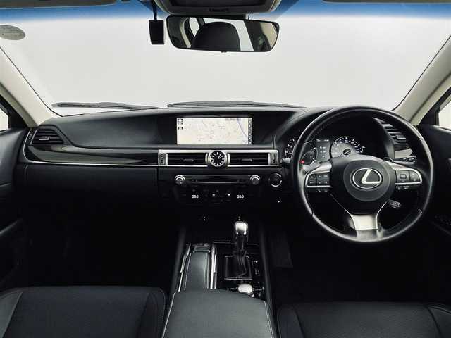 レクサス ＧＳ 350 Iパッケージ 道央・札幌 2016(平28)年 2.4万km グラファイトブラックガラスフレーク ・ワンオーナー/・４WD/・寒冷地仕様/・メーカーナビ/　CD/DVD/Blu-ray/SD/BT/フルセグ/・バックカメラ/・ビルトインETC2.0/・純正ドライブレコーダー/・プリクラッシュセーフティ/・レーダークルーズコントロール/・レーンキープアシスト/・オートハイビーム/・クリアランスソナー/・BSM/・HUD/・レザーシート/・前席パワーシート/・前席エア/シートヒーター/・3眼LEDヘッドライト/・フォグライト/・オートライト/・レインセンサーワイパー/・ワイパーデアイサー/・プッシュスタート/・スマートキー/・純正エンジンスターター/・カードキー/・純正フロアマット/・ドアバイザー