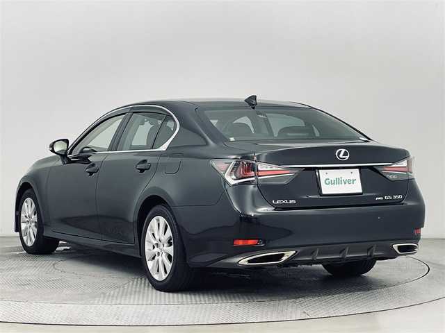 レクサス ＧＳ 350 Iパッケージ 道央・札幌 2016(平28)年 2.4万km グラファイトブラックガラスフレーク ・ワンオーナー/・４WD/・寒冷地仕様/・メーカーナビ/　CD/DVD/Blu-ray/SD/BT/フルセグ/・バックカメラ/・ビルトインETC2.0/・純正ドライブレコーダー/・プリクラッシュセーフティ/・レーダークルーズコントロール/・レーンキープアシスト/・オートハイビーム/・クリアランスソナー/・BSM/・HUD/・レザーシート/・前席パワーシート/・前席エア/シートヒーター/・3眼LEDヘッドライト/・フォグライト/・オートライト/・レインセンサーワイパー/・ワイパーデアイサー/・プッシュスタート/・スマートキー/・純正エンジンスターター/・カードキー/・純正フロアマット/・ドアバイザー