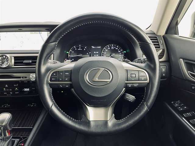 レクサス ＧＳ 350 Iパッケージ 道央・札幌 2016(平28)年 2.4万km グラファイトブラックガラスフレーク ・ワンオーナー/・４WD/・寒冷地仕様/・メーカーナビ/　CD/DVD/Blu-ray/SD/BT/フルセグ/・バックカメラ/・ビルトインETC2.0/・純正ドライブレコーダー/・プリクラッシュセーフティ/・レーダークルーズコントロール/・レーンキープアシスト/・オートハイビーム/・クリアランスソナー/・BSM/・HUD/・レザーシート/・前席パワーシート/・前席エア/シートヒーター/・3眼LEDヘッドライト/・フォグライト/・オートライト/・レインセンサーワイパー/・ワイパーデアイサー/・プッシュスタート/・スマートキー/・純正エンジンスターター/・カードキー/・純正フロアマット/・ドアバイザー