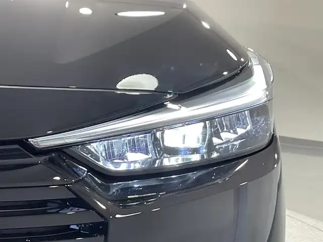ホンダ ヴェゼル ハイブリッド e:HEV Z 愛知県 2025(令7)年 0.1千km クリスタルブラックパール 登録済未使用車　/純正９インチナビ　/（FM/AM/Bluetooth/USB/CarPlay/フルセグTV)/ホンダセンシング　/　　-衝突軽減ブレーキ/　　-誤発進抑制機能/　　-路線逸脱抑制機能/　　-アダプティブクルーズコントロール/　　-車線維持支援システム/　　-先行車発進お知らせ機能/　　-標識認識機能/　　-オートハイビーム/ワイヤレス充電　/シートヒーター　/ビルトインＥＴＣ２．０　/電動バックドア　/ステアリングヒーター　/ブラインドスポットモニター　/バックカメラ　/パドルシフト　/ソナー/プッシュスタート/　　-スマートキー
