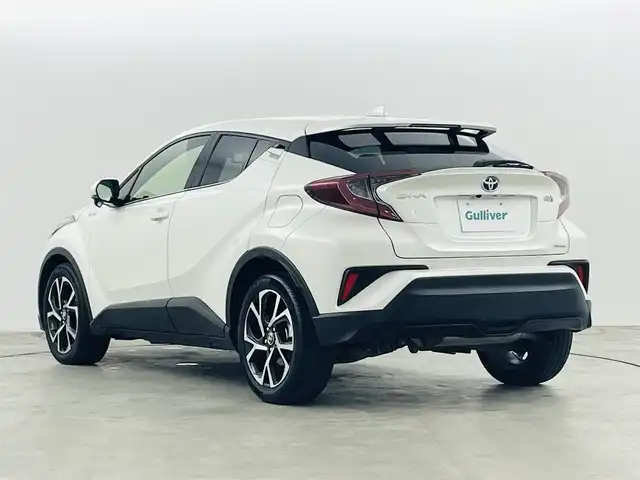 トヨタ Ｃ－ＨＲ G 福島県 2018(平30)年 4.9万km ホワイトパールクリスタルシャイン トヨタセーフティセンス/・プリクラッシュセーフティ/・レーンキープアシスト/・先行車発進お知らせ機能/・レーダークルーズコントロール/・ブラインドスポットモニター/純正ナビ/・型番：NSZT-W66T/・フルセグTV/Bluetooth/CD/DVD/・バックカメラ/・ETC2.0/・ドライブレコーダー/アイドリングストップ/電子パーキング/・オートホールド/革巻きステアリング/・ステアリングリモコン/ハーフレザーシート/・シートヒーター(運転席/助手席)/プッシュスタート/・スマートキー/LEDヘッドライト/・オートライト/・フォグライト/純正フロアマット