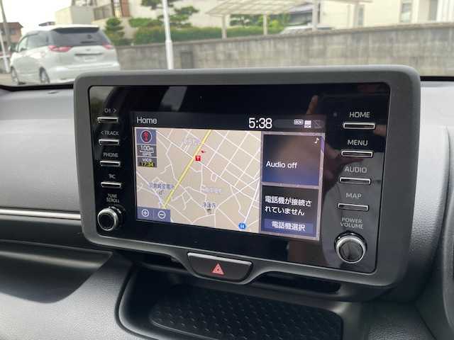 トヨタ ヤリス ハイブリッド X 大阪府 2021(令3)年 2.2万km スーパーホワイトⅡ 純正8インチディスプレイオーディオ（ナビ有/Bluetooth/USB）/4WD/バックカメラ/横滑り防止装置/レーンキープアシスト/衝突被害軽減システム/レーダークルーズコントロール/ドライブレコーダー（CS-21FH)/ステアリングスイッチ/スマートキー/スペアキー1本/取扱説明書