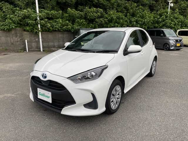 トヨタ ヤリス ハイブリッド X 大阪府 2021(令3)年 2.2万km スーパーホワイトⅡ 純正8インチディスプレイオーディオ（ナビ有/Bluetooth/USB）/4WD/バックカメラ/横滑り防止装置/レーンキープアシスト/衝突被害軽減システム/レーダークルーズコントロール/ドライブレコーダー（CS-21FH)/ステアリングスイッチ/スマートキー/スペアキー1本/取扱説明書