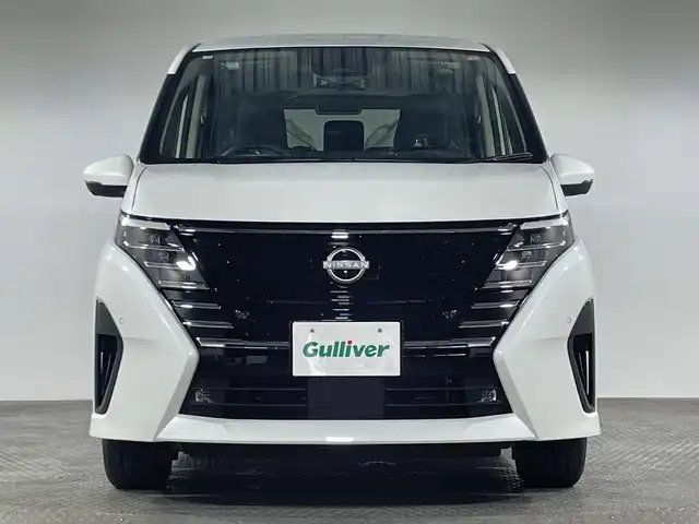 日産 セレナ e－パワー ハイウェイスター V 神奈川県 2025(令7)年 0.1千km ホワイト 登録済未使用車/統合型12.3インチインターフェースディスプレイ/アドバンスドドライブアシストディスプレイ/NissanConnectメモリーナビゲーションシステム/フルセグ HDMI 　/インテリジェントアラウンドビューモニター/両側電動スライドドア【サンシェード】/360度セーフティアシスト/インテリジェントエマージェンシーブレーキ/前方衝突予報警報/衝突回避ステアリングアシスト/車線逸脱防止支援システム/車線逸脱警報/後側方衝突防止支援システム/後側方車両検知警報/後退時車両検知警報/ふらつき警報/踏み間違い衝突防止アシスト/標識認識機能/前後ソナー/ナビリンク機能付プロパイロット緊急停止支援システム/インテリジェントルームミラー/SOSコール/ワイヤレス充電器/車載通信ユニット/ビルトインETC2.0ユニット/純正前後ドライブレコーダー/革巻きステアリング/2列目3列目パーソナルテーブル/USB電源Cソケット/アダプティブLEDヘッドライトシステム/オートライト/LEDフロントフォグランプ/純正16インチアルミホイール