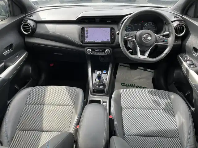 日産 キックス X 栃木県 2020(令2)年 6万km ダークメタルグレー/ピュアブラック 2トーン 純正SDナビ/Bluetooth CD DVD/TV フルセグ/アラウンドビューモニター/プロパイロット/インテリジェントルームミラー/ルーフレール/ETC/ドライブレコーダー/コーナーセンサー/レーンキープアシスト/LEDヘッドライト/オートライト/衝突被害軽減システム/取扱説明書