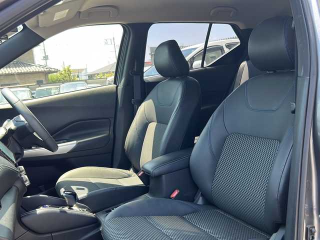 日産 キックス X 栃木県 2020(令2)年 6万km ダークメタルグレー/ピュアブラック 2トーン 純正SDナビ/Bluetooth CD DVD/TV フルセグ/アラウンドビューモニター/プロパイロット/インテリジェントルームミラー/ルーフレール/ETC/ドライブレコーダー/コーナーセンサー/レーンキープアシスト/LEDヘッドライト/オートライト/衝突被害軽減システム/取扱説明書