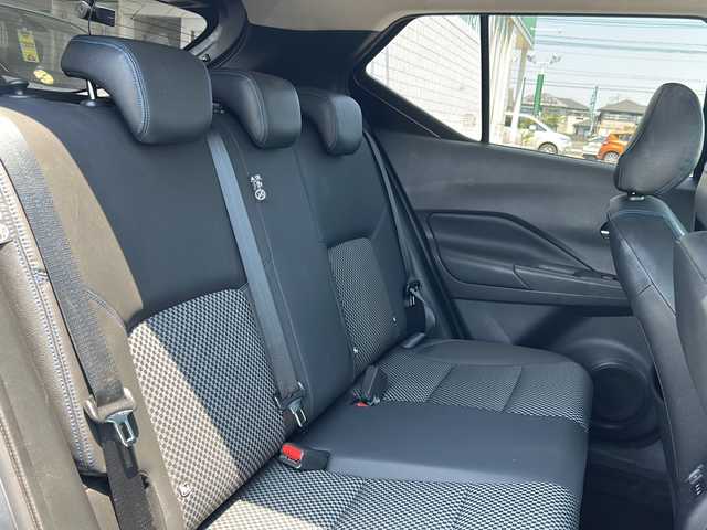 日産 キックス X 栃木県 2020(令2)年 6万km ダークメタルグレー/ピュアブラック 2トーン 純正SDナビ/Bluetooth CD DVD/TV フルセグ/アラウンドビューモニター/プロパイロット/インテリジェントルームミラー/ルーフレール/ETC/ドライブレコーダー/コーナーセンサー/レーンキープアシスト/LEDヘッドライト/オートライト/衝突被害軽減システム/取扱説明書