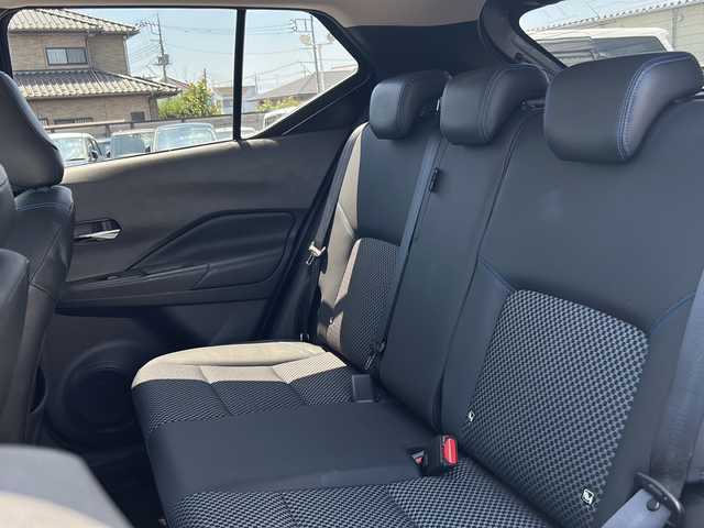 日産 キックス X 栃木県 2020(令2)年 6万km ダークメタルグレー/ピュアブラック 2トーン 純正SDナビ/Bluetooth CD DVD/TV フルセグ/アラウンドビューモニター/プロパイロット/インテリジェントルームミラー/ルーフレール/ETC/ドライブレコーダー/コーナーセンサー/レーンキープアシスト/LEDヘッドライト/オートライト/衝突被害軽減システム/取扱説明書