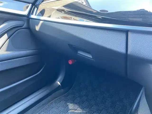 ＢＭＷ ５３５ｉ Mスポーツ 福岡県 2011(平23)年 5.7万km アルピンホワイトⅢ 純正ナビ　/Bluetooth　/フルセグTV　/CD/DVD　/クルーズコントロール　/ETC　/ドライブレコーダー　/黒革シート　/パワーシート　/シートヒーター　/メモリーシート　/オートライト　/パドルシフト　/スマートキー　/純正18インチアルミホイール　/前後コーナーセンサー