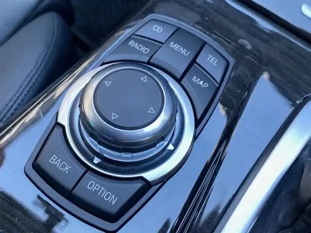 ＢＭＷ ５３５ｉ Mスポーツ 福岡県 2011(平23)年 5.7万km アルピンホワイトⅢ 純正ナビ　/Bluetooth　/フルセグTV　/CD/DVD　/クルーズコントロール　/ETC　/ドライブレコーダー　/黒革シート　/パワーシート　/シートヒーター　/メモリーシート　/オートライト　/パドルシフト　/スマートキー　/純正18インチアルミホイール　/前後コーナーセンサー