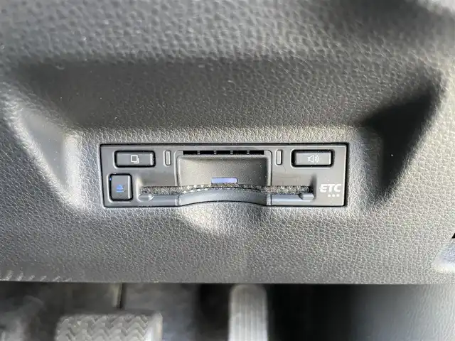 トヨタ シエンタ ハイブリッド G 滋賀県 2022(令4)年 3.7万km ブラック 純正8型ナビ/・Bluetooth/USB/FM/AM/バックカメラ/両側自動ドア/ブラインドスポットモニター/追従付クルーズコントロール/LEDヘッドライト/オートマチックハイビーム/クリアランスソナー/ステアリングリモコン/レーンキープアシスト/純正ドライブレコーダー/ビルトインETC/100V電源/スマートキー