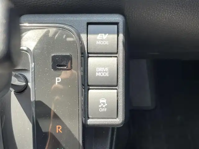トヨタ シエンタ ハイブリッド G 滋賀県 2022(令4)年 3.7万km ブラック 純正8型ナビ/・Bluetooth/USB/FM/AM/バックカメラ/両側自動ドア/ブラインドスポットモニター/追従付クルーズコントロール/LEDヘッドライト/オートマチックハイビーム/クリアランスソナー/ステアリングリモコン/レーンキープアシスト/純正ドライブレコーダー/ビルトインETC/100V電源/スマートキー