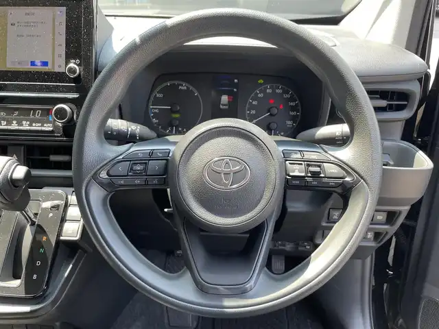 トヨタ シエンタ ハイブリッド G 滋賀県 2022(令4)年 3.7万km ブラック 純正8型ナビ/・Bluetooth/USB/FM/AM/バックカメラ/両側自動ドア/ブラインドスポットモニター/追従付クルーズコントロール/LEDヘッドライト/オートマチックハイビーム/クリアランスソナー/ステアリングリモコン/レーンキープアシスト/純正ドライブレコーダー/ビルトインETC/100V電源/スマートキー