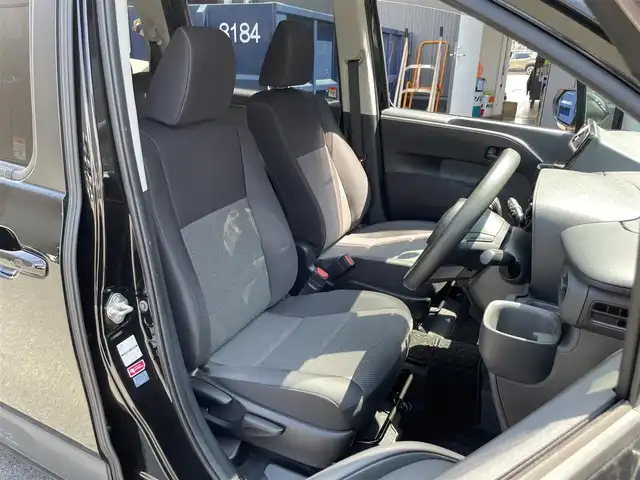 トヨタ シエンタ ハイブリッド G 滋賀県 2022(令4)年 3.7万km ブラック 純正8型ナビ/・Bluetooth/USB/FM/AM/バックカメラ/両側自動ドア/ブラインドスポットモニター/追従付クルーズコントロール/LEDヘッドライト/オートマチックハイビーム/クリアランスソナー/ステアリングリモコン/レーンキープアシスト/純正ドライブレコーダー/ビルトインETC/100V電源/スマートキー