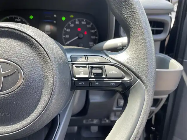 トヨタ シエンタ ハイブリッド G 滋賀県 2022(令4)年 3.7万km ブラック 純正8型ナビ/・Bluetooth/USB/FM/AM/バックカメラ/両側自動ドア/ブラインドスポットモニター/追従付クルーズコントロール/LEDヘッドライト/オートマチックハイビーム/クリアランスソナー/ステアリングリモコン/レーンキープアシスト/純正ドライブレコーダー/ビルトインETC/100V電源/スマートキー