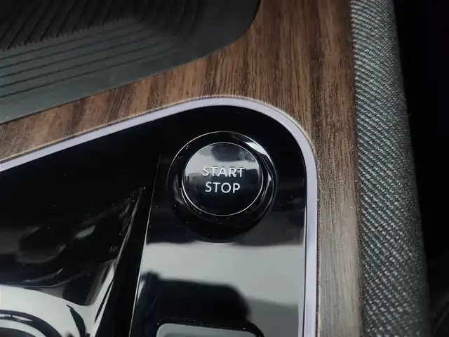 日産 オーラ G レザーエディション 愛知県 2024(令6)年 2.1万km ミッドナイトブラック/サンライズカッパー プロパイロット/純正9インチディスプレイオーディオナビ/BOSEプレミアムサウンド/衝突被害軽減ブレーキ/三眼LEDヘッドライト/全方位カメラ/フルセグTV/Bluetooth/バックカメラ/コーナーセンサー/オートマチックハイビーム/純正アルミホイール/ETC2.0/スマートルームミラー/置くだけ充電器/ステアリングスイッチ/スマートキー/プッシュスタート