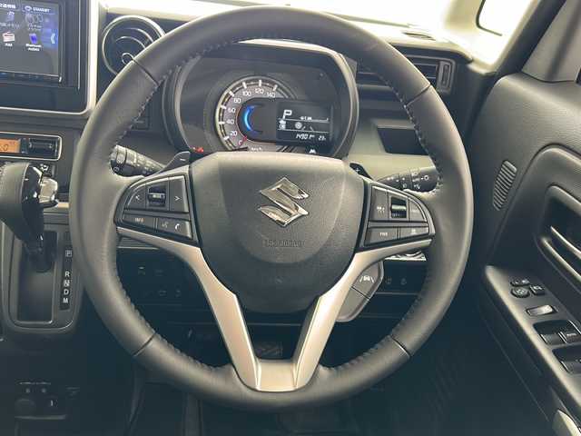 スズキ スペーシア ギア HYBRID XZターボ 宮城県 2022(令4)年 1.5万km フェニックスレッドパール/ガンメタリック2トーンルーフ 両側パワースライドドア/メモリナビ/(AM/FM/iPod/USB/SD/TV/BT/HDMI/CD/DVD)/全方位カメラ/ETC/前方ドライブレコーダー/レーダークルーズコントロール/プッシュスタート/スマートキー/オートライト/LEDヘッドライト/フォグランプ/ルーフレール/ドアバイザー/純正14インチアルミホイール/社外フロアマット