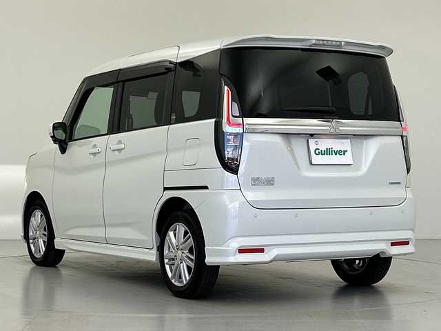 三菱 デリカＤ：２ ハイブリッドMZ 全方位カメラ付ナビPKG 愛知県 2024(令6)年 0.2万km ピュアホワイトP ワンオーナー/両側パワースライド/純正メモリナビ/フルセグTV/CD/USB/Bluetooth/全方位カメラ/バックカメラ/衝突軽減ブレーキ/レーダークルーズコントロール/HUD/LEDヘッドライト/ビルトインETC/前後ドライブレコーダー/純正15インチアルミホイール/アイドリングストップ/プッシュスタート/取扱説明書