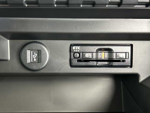 三菱 デリカＤ：２ ハイブリッドMZ 全方位カメラ付ナビPKG 愛知県 2024(令6)年 0.2万km ピュアホワイトP ワンオーナー/両側パワースライド/純正メモリナビ/フルセグTV/CD/USB/Bluetooth/全方位カメラ/バックカメラ/衝突軽減ブレーキ/レーダークルーズコントロール/HUD/LEDヘッドライト/ビルトインETC/前後ドライブレコーダー/純正15インチアルミホイール/アイドリングストップ/プッシュスタート/取扱説明書