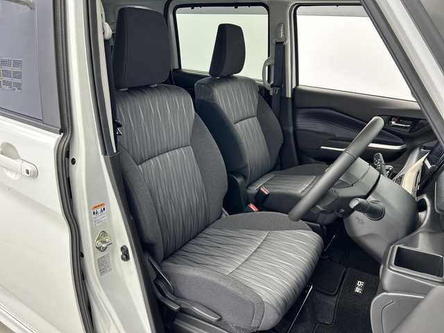 三菱 デリカＤ：２ ハイブリッドMZ 全方位カメラ付ナビPKG 愛知県 2024(令6)年 0.2万km ピュアホワイトP ワンオーナー/両側パワースライド/純正メモリナビ/フルセグTV/CD/USB/Bluetooth/全方位カメラ/バックカメラ/衝突軽減ブレーキ/レーダークルーズコントロール/HUD/LEDヘッドライト/ビルトインETC/前後ドライブレコーダー/純正15インチアルミホイール/アイドリングストップ/プッシュスタート/取扱説明書