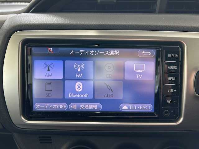 トヨタ ヴィッツ F 宮城県 2016(平28)年 1.4万km シルバーM ワンオーナー/純正ナビ/AM/FM/CD/BT/AUX/ワンセグTV/バックカメラ/ステアリングスイッチ/スチール夏タイヤ14インチ/社外アルミ冬タイヤ14インチ/純正フロアマット/レーンアシスト/横滑り防止装置/衝突被害軽減システム/ヘッドランプレベライザー/オートマチックハイビーム/ウィンカードアミラー/電動格納ミラー/ETC/保証書・記録簿・取扱説明書