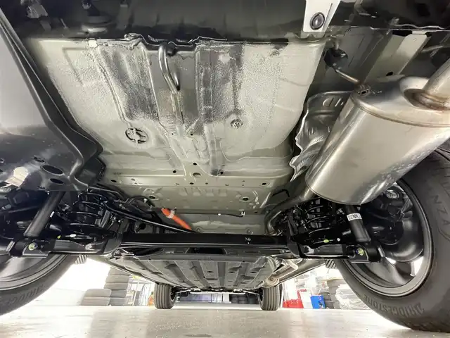 ホンダ ヴェゼル ハイブリッド e:HEV Z 滋賀県 2025(令7)年 0.1千km クリスタルブラックパール 純正9インチナビ/【Bluetooth/USB/Apple CarPlay/Android Auto】/バックカメラ/ハーフレザーシート/ホンダセンシング/・衝突軽減ブレーキ（CMBS）/・先行車発進お知らせ機能/・歩行者事故低減ステアリング/・路外逸脱抑制機能/・標識認識機能/・渋滞追従機能付アダプティブクルーズコントロール/・車線維持支援システム（LKAS）/・トラフィックジャムアシスト（渋滞運転支援機能）/・ブラインドスポットインフォメーション/・誤発進抑制機能/・後方誤発進抑制機能/・近距離衝突軽減ブレーキ/・急アクセル抑制機能/・パーキングセンサーシステム/・後退出庫サポート/・オートハイビーム/・アダプティブドライビングビーム/LEDヘッドライト/クリアランスソナー/シートヒーター/ステアリングヒーター/ヒルディセントコントロール/ワイヤレス充電/ビルトインETC2.0/衝突軽減ブレーキ/パワーバックドア/電動パーキングブレーキ/オートブレーキホールド/純正フロアマット