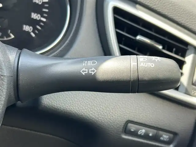 日産 エクストレイル 20X 和歌山県 2015(平27)年 4.3万km ダイヤモンドブラック 純正7インチナビ（MM115D-W)/バックカメラ/フルセグTV/横滑り防止/オートライト/ABS/前後ドラレコ/ETC/シートヒーター/LEDヘッドライト/レベライザー/ドアバイザー/純正17インチアルミ/純正フロアマット/電格ミラー/スマートキー