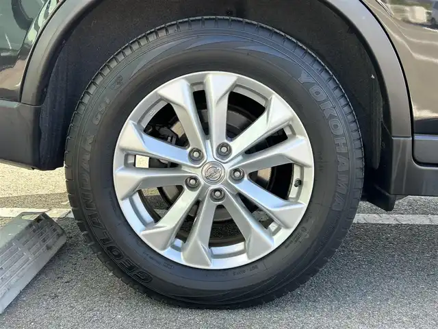 日産 エクストレイル 20X 和歌山県 2015(平27)年 4.3万km ダイヤモンドブラック 純正7インチナビ（MM115D-W)/バックカメラ/フルセグTV/横滑り防止/オートライト/ABS/前後ドラレコ/ETC/シートヒーター/LEDヘッドライト/レベライザー/ドアバイザー/純正17インチアルミ/純正フロアマット/電格ミラー/スマートキー