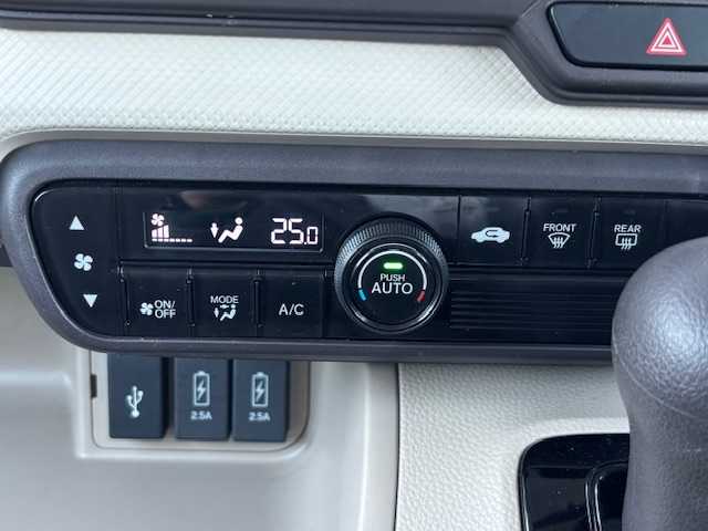 ホンダ Ｎ ＢＯＸ G L ホンダセンシング 宮城県 2017(平29)年 8.6万km モーニングミストブルーM 登録時走行距離85614km/純正SDナビ/AM・FM・TV・CD/ホンダセンシング/バックカメラ/片側パワースライドドア/ドライブレコーダー/ETC/ECONモード/衝突軽減システム/レーンキープアシスト/横滑り防止装置/純正LEDヘッドライト/スマートキー/電動格納ミラー/純正アルミホイール/純正フロアマット/補助ミラー/ドアバイザー/ウインカーミラー