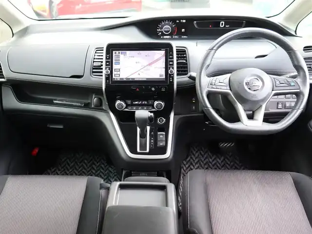 日産 セレナ ハイウェイスター 神奈川県 2017(平29)年 8.2万km ブリリアントホワイトパール 純正メモリナビ/アラウンドビューモニター/フルセグテレビ/フリップダウンモニター/プロパイロット/両側パワースライドドア/ドライブレコーダー前後/ETC/LEDヘッドライト/保証書/取説/ナビ説/記録(H.29.R.1.2.4.6)/スペアスマートキー