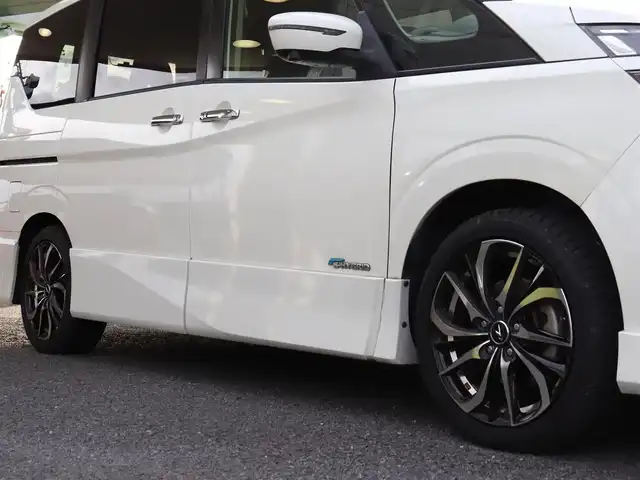 日産 セレナ ハイウェイスター 神奈川県 2017(平29)年 8.2万km ブリリアントホワイトパール 純正メモリナビ/アラウンドビューモニター/フルセグテレビ/フリップダウンモニター/プロパイロット/両側パワースライドドア/ドライブレコーダー前後/ETC/LEDヘッドライト/保証書/取説/ナビ説/記録(H.29.R.1.2.4.6)/スペアスマートキー